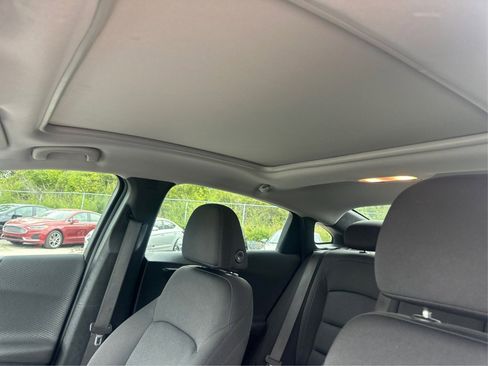 Used 2021 Chevrolet Malibu LT image 30