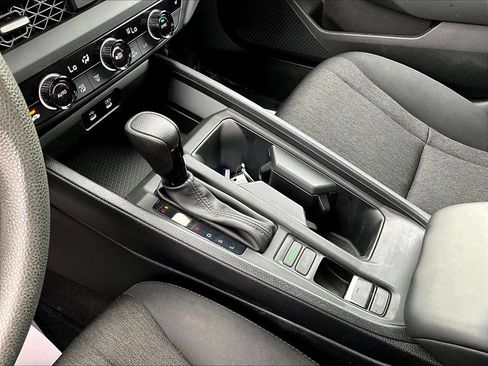 Certified 2023 Honda Accord EX image 18