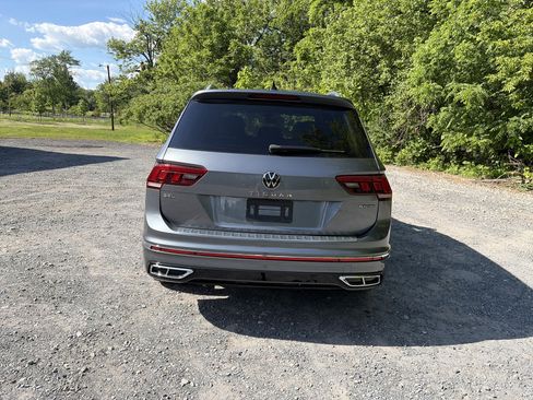 Used 2022 Volkswagen Tiguan SEL R-Line AWD/4WD image 6