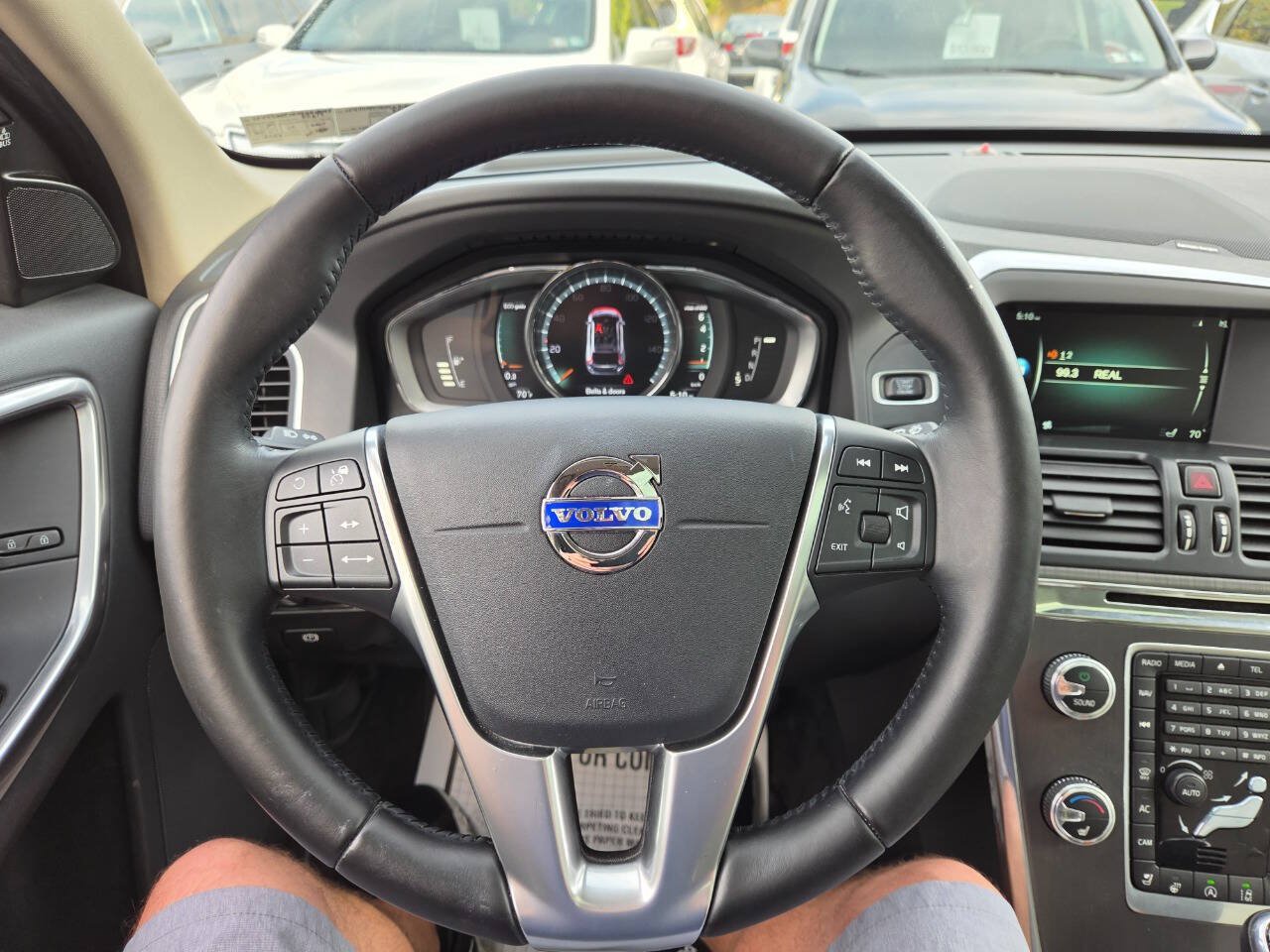 Used 2016 Volvo XC60 T6 Platinum w/ Climate Package AWD/4WD image 14