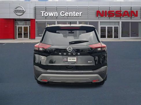 Certified 2021 Nissan Rogue SV FWD image 6