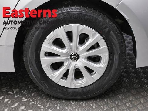 Used 2021 Toyota Corolla LE w/ Carpet Mat Package (TMS) image 8