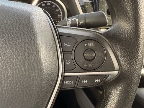 Used 2022 Toyota Camry LE image 20