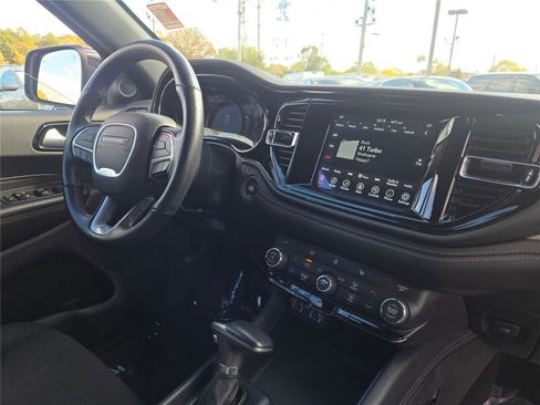 Certified 2024 Dodge Durango SXT image 9