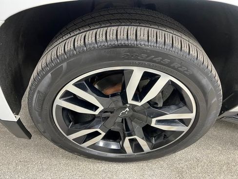 Used 2019 Chevrolet Tahoe Premier w/ RST Edition AWD/4WD image 13