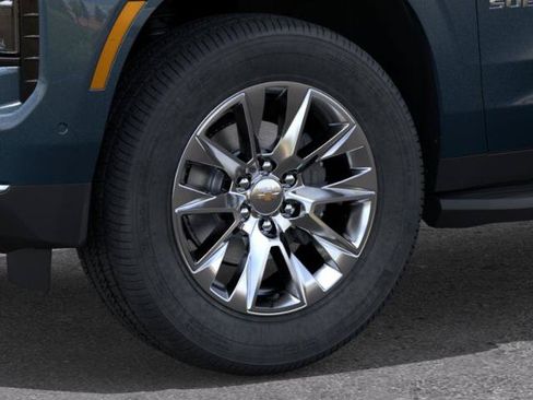 New 2026 Chevrolet Suburban Premier w/ Sun And Tow Package AWD/4WD image 9