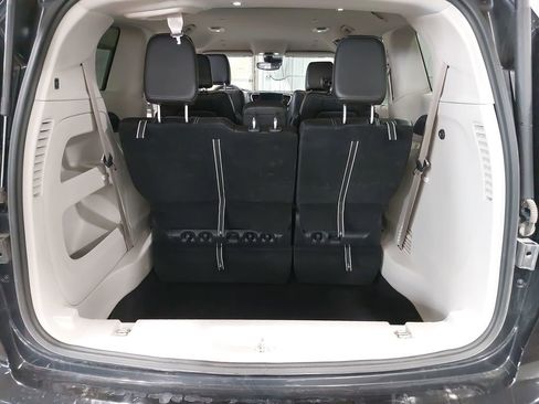 Used 2024 Chrysler Pacifica Touring-L image 13