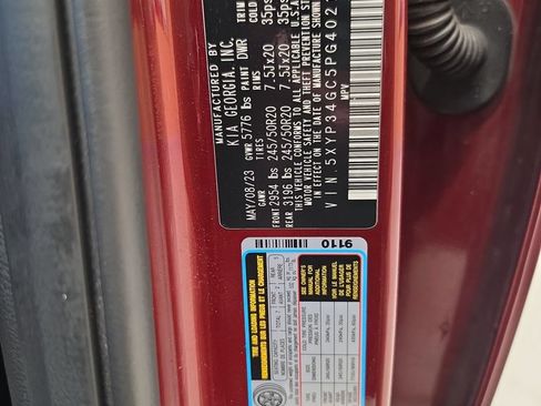 Certified 2023 Kia Telluride EX w/ EX Captain's Chair Package FWD image 42