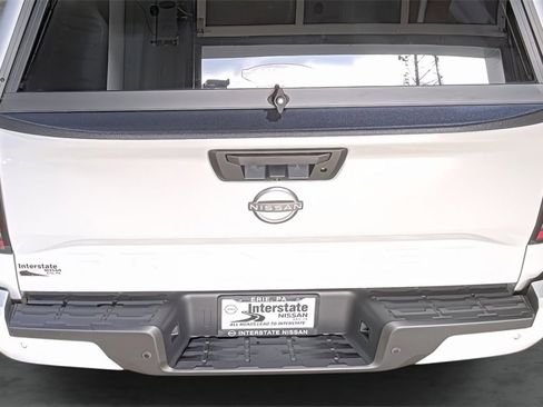 Used 2025 Nissan Frontier SV image 11