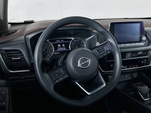 Used 2023 Nissan Rogue SV image 18