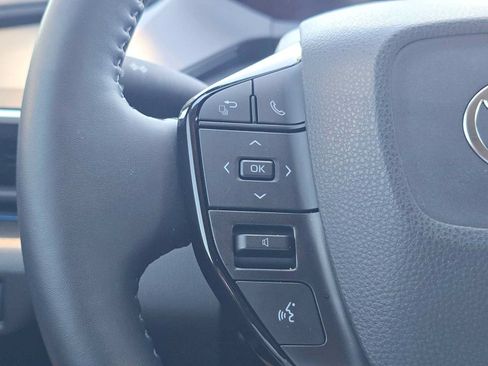 Certified 2026 Toyota Prius XLE FWD image 28