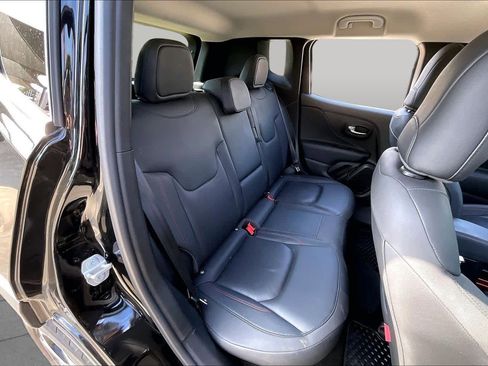 Used 2022 Jeep Renegade Trailhawk AWD/4WD image 19