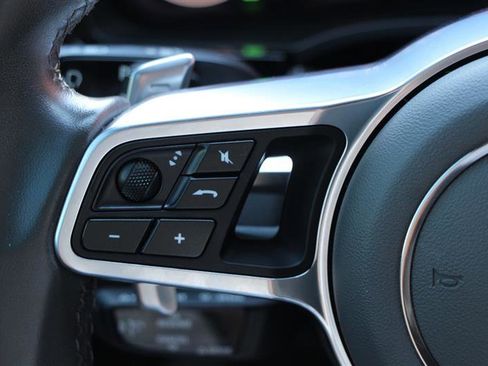 Used 2020 Porsche Cayenne image 25