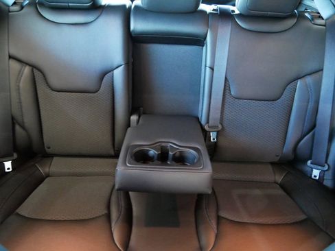 New 2026 Jeep Compass Latitude image 19