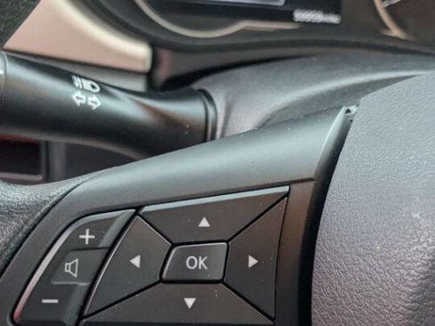 Used 2021 Nissan Versa SV image 20