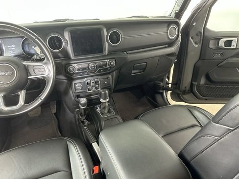 Used 2022 Jeep Wrangler Unlimited Sahara AWD/4WD image 19