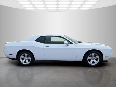 Used 2014 Dodge Challenger R/T RWD image 4