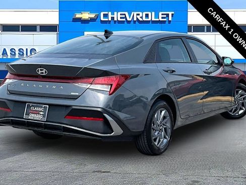 Used 2026 Hyundai Elantra Hybrid FWD image 19