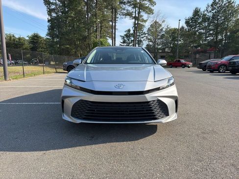 Used 2025 Toyota Camry LE FWD image 3