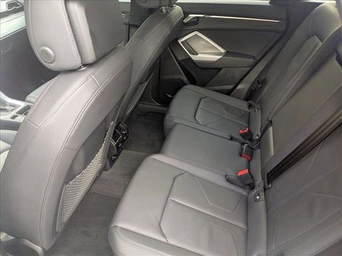 Used 2024 Audi Q3 2.0T Premium image 19