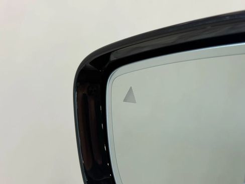 Used 2022 BMW M4 Competition w/ Executive Package image 11