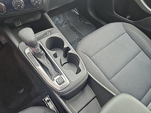 Used 2025 Chevrolet Trax LS image 18