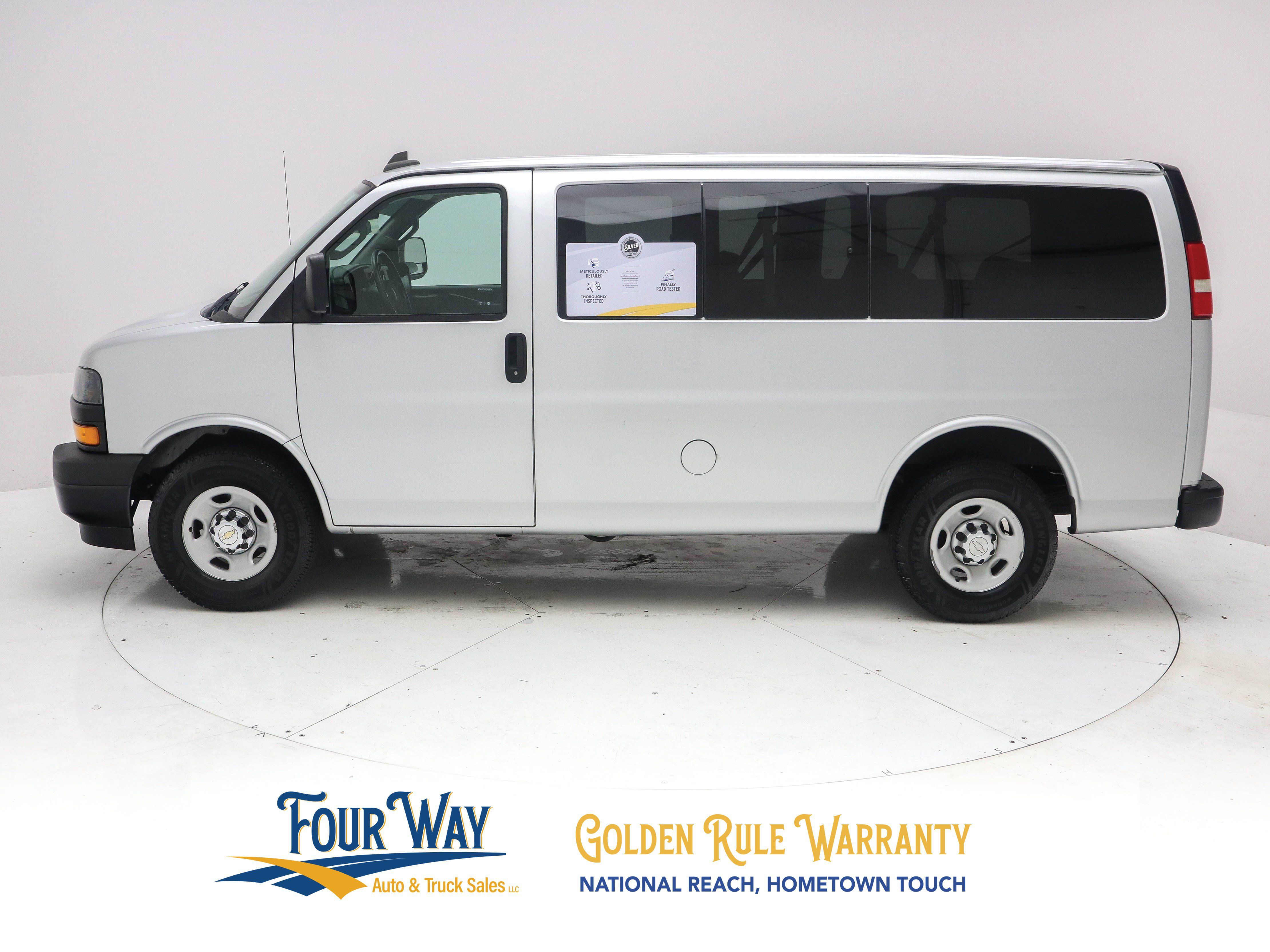 Used 2018 Chevrolet Express 2500 LS w/ Driver Convenience Package RWD image 7