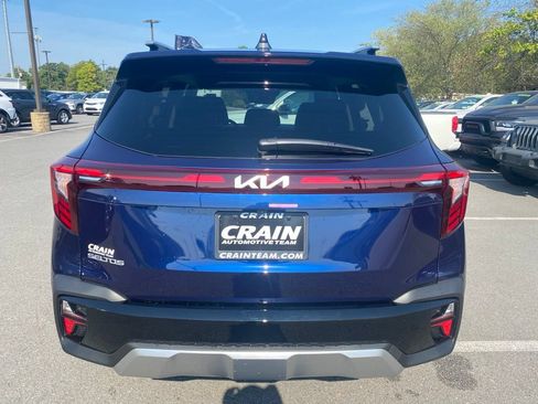 Certified 2024 Kia Seltos EX FWD image 6