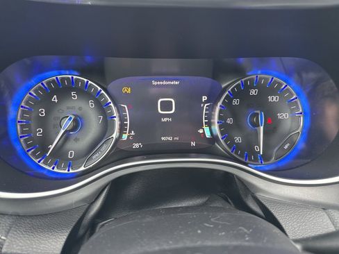 Used 2020 Chrysler Pacifica Limited image 14