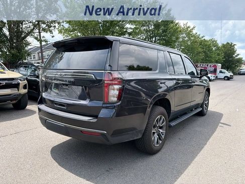 Used 2022 Chevrolet Suburban Z71 w/ Luxury Package AWD/4WD image 7