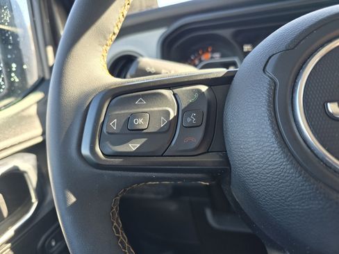 Used 2024 Jeep Wrangler Willys image 19