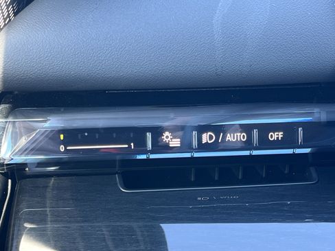 Used 2025 BMW i5 eDrive40i image 13