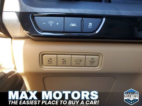 Used 2024 Kia Carnival EX FWD image 28