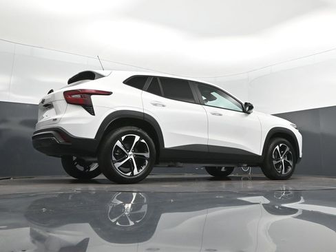 New 2026 Chevrolet Trax RS FWD image 38