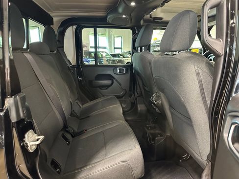 Used 2025 Jeep Gladiator Sport AWD/4WD image 34
