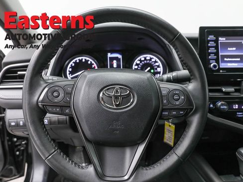 Used 2024 Toyota Camry SE image 10