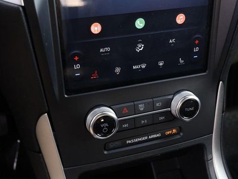 Used 2024 Ford Edge SEL image 16