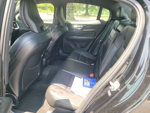 Used 2019 Volvo S60 T5 Momentum w/ Premium Package FWD image 16