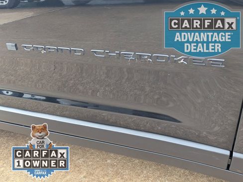 Used 2024 Jeep Grand Cherokee Altitude AWD/4WD image 29