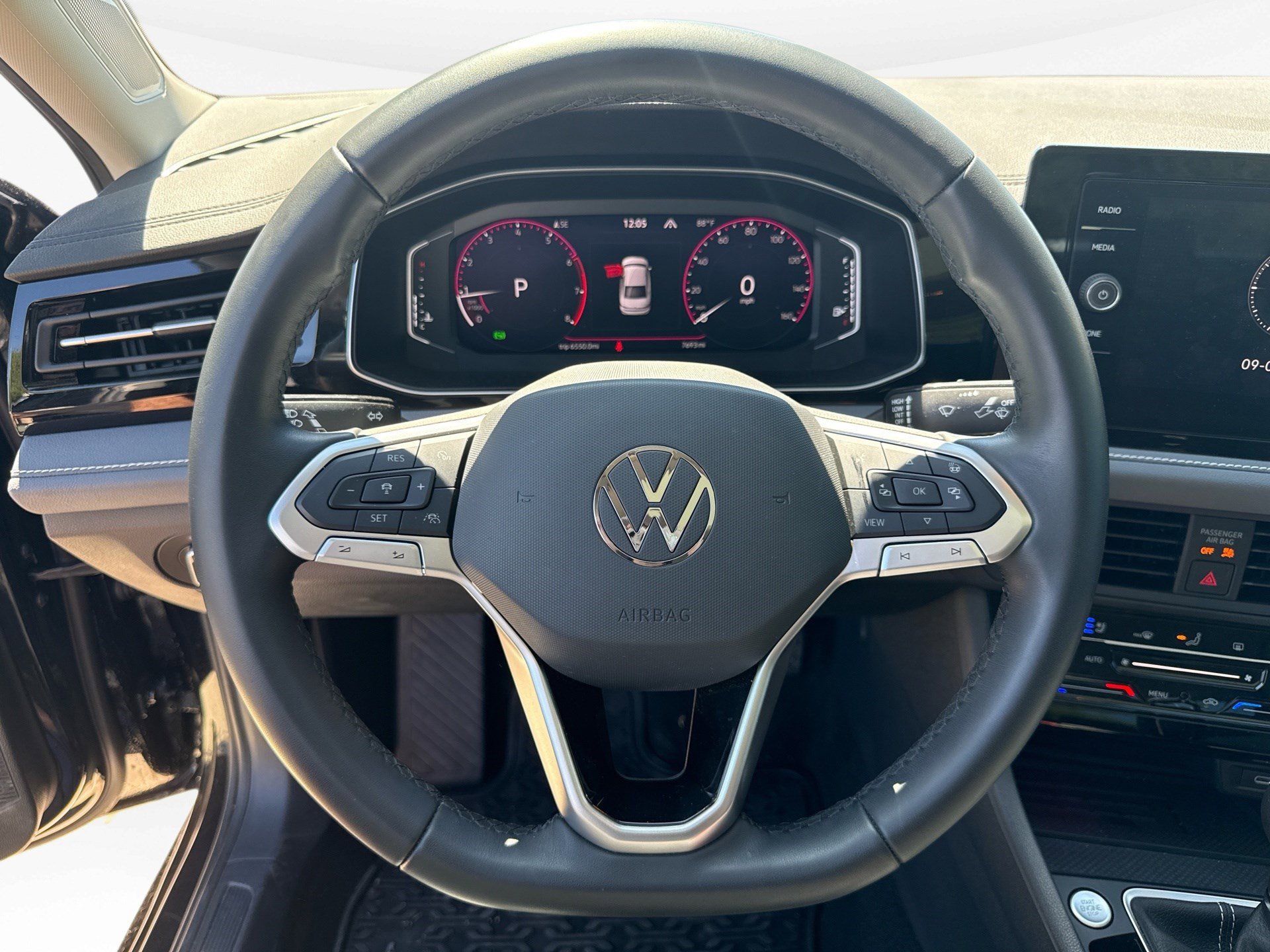 Used 2026 Volkswagen Jetta SEL FWD image 13