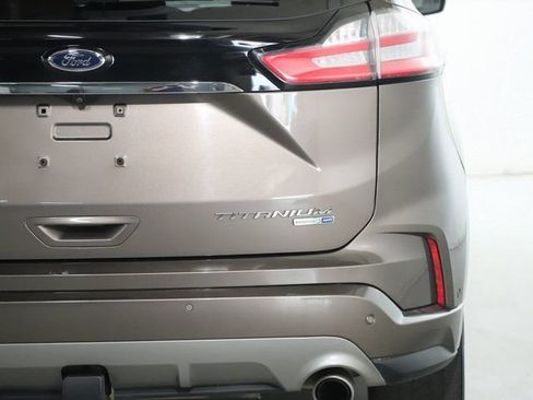 Used 2019 Ford Edge Titanium w/ Equipment Group 301A AWD/4WD image 46