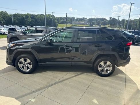 Used 2023 Toyota RAV4 XLE FWD image 4