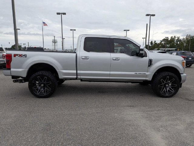 Used 2017 Ford F250 Platinum w/ Platinum Ultimate Package AWD/4WD image 3