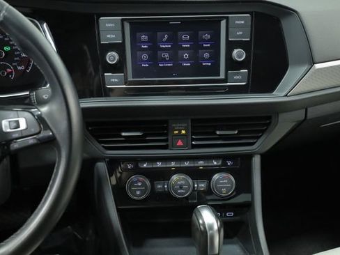 Used 2020 Volkswagen Jetta R-Line image 16