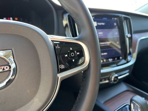 Certified 2025 Volvo V60 B5 Cross Country Plus image 28