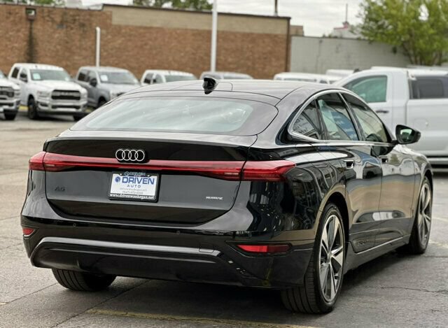 Used 2025 Audi A6 e-tron Prestige AWD/4WD image 38