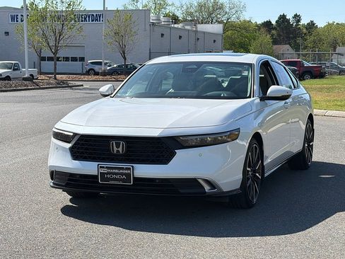 Used 2025 Honda Accord Touring image 5