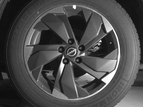 Used 2025 Nissan Rogue SV image 14