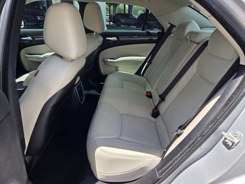 Used 2021 Chrysler 300 Touring L RWD image 5