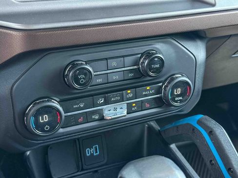 Used 2023 Ford Bronco Outer Banks AWD/4WD image 33